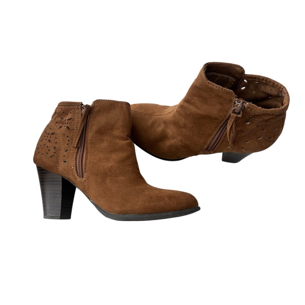 AMERICAN EAGLE Suede ankle boot block heel side zipper